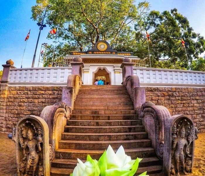 Jaya Sri Maha Bodhiya - Sri Lanka Tours