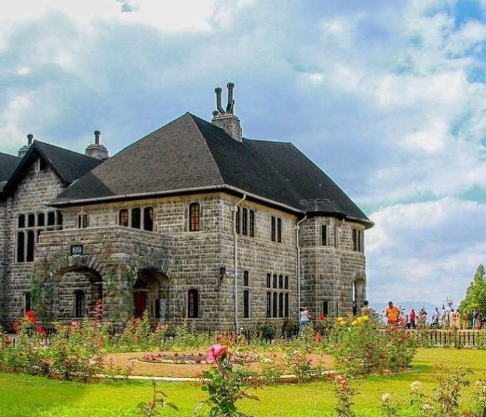 🏡 _Step Back in Time at Adisham Bungalow, Nuwara Eliya 🌿_